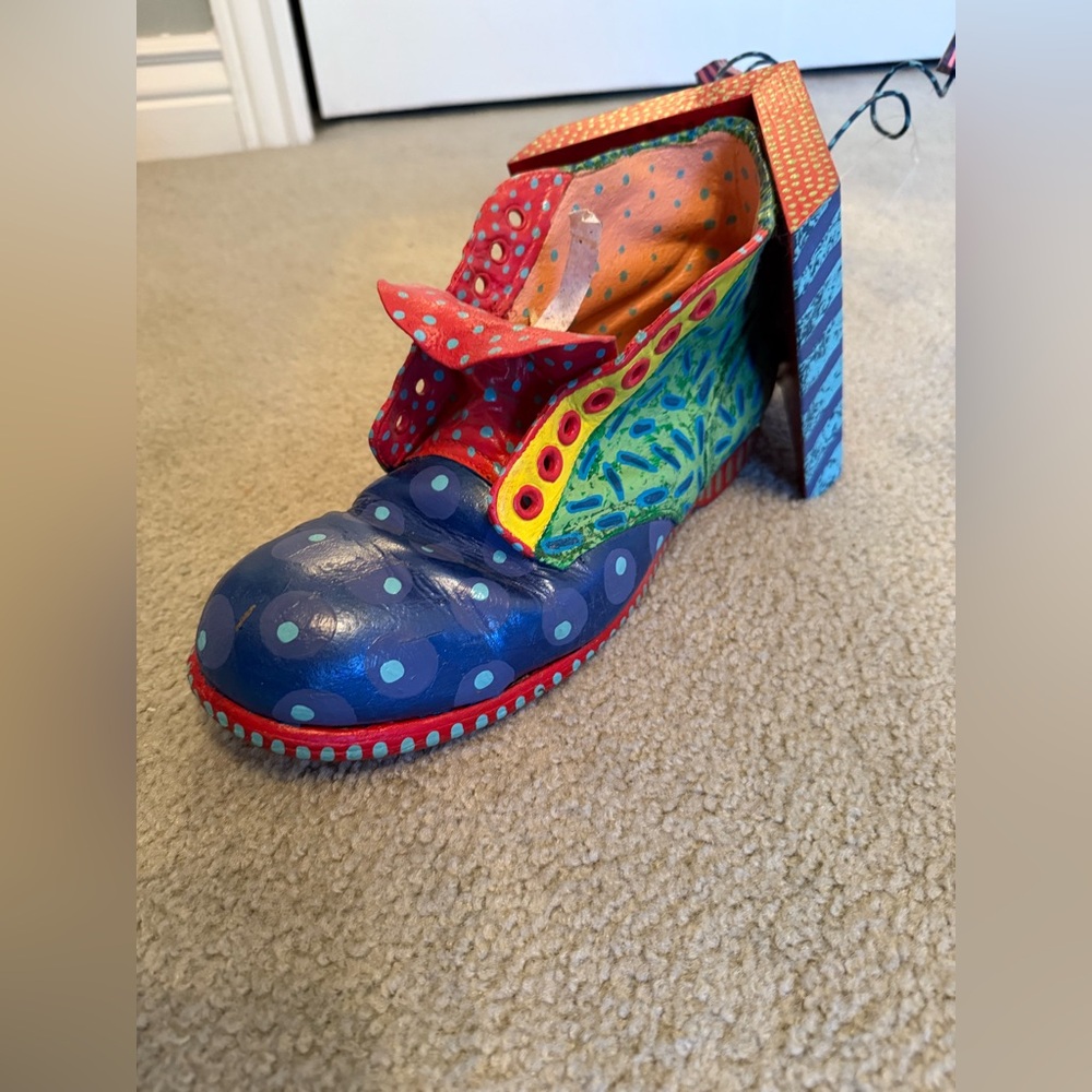 Unique and Artistic Handpainted Shoe Birdhouse - Brand New - Never Used Outdoors